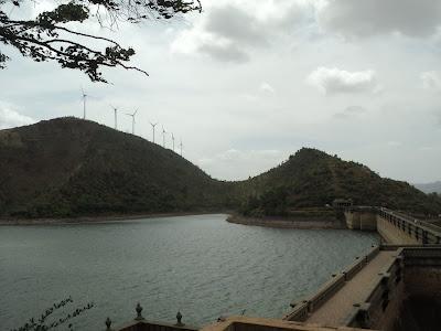 57) Vani vilas Sagara Dam (Marikanive) & Chitradurga Fort: (20/6/2012) 57) Vani vilas Sagara Dam (Marikanive) & Chitradurga Fort: (20/6/2012)