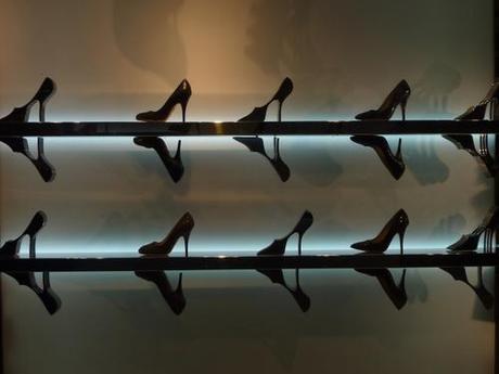 Bally WIndow Display in Paris, Aug 2012.
I love the “reflection” of the shoes. xoxo LLM