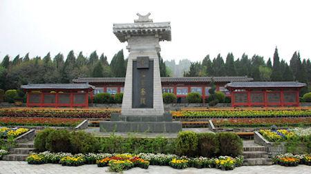 Opening Secret Tomb Of China's First Emperor Waits For Science