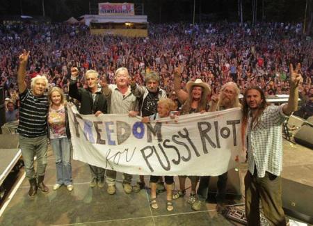 Joining the protest against the conviction of Russian punk trio Pussy Riot - photo: Vilém Fischl