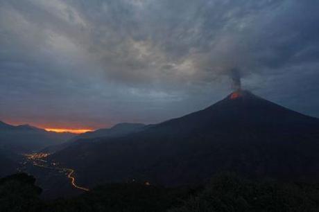 Ecuador’s Tungurahua volcano erupts