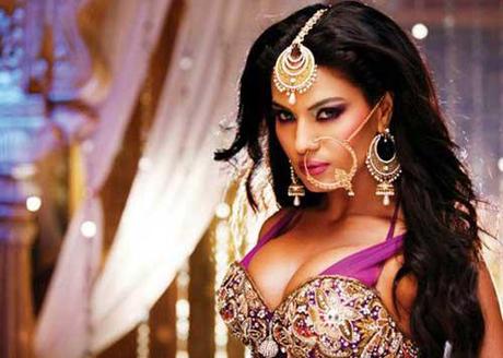 Veena Malik Revealed Her New Name Logo with Tardiest & Seductive Design