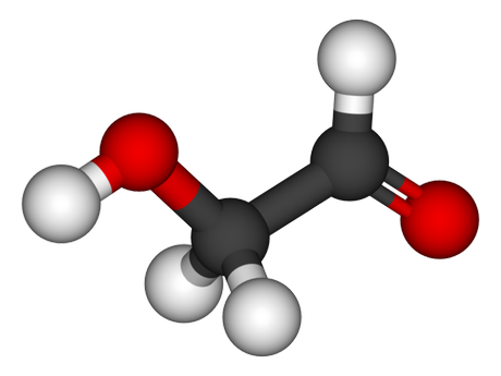 A molecule of glycolaldehyde (C2H4O2) (Image: Wikimedia Commons)
