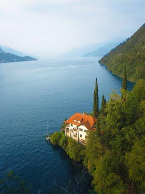 The fairy tale beautiful Lake Como, Italy