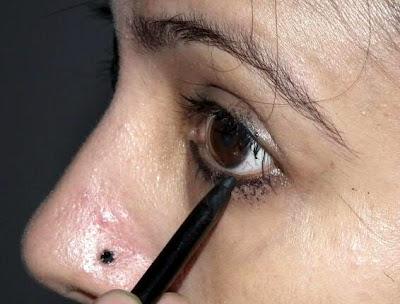 Review and Swatches: Lakme Eyeconic Range Kajal and Mascara Review and Swatches: Lakme Eyeconic Range Kajal and Mascara