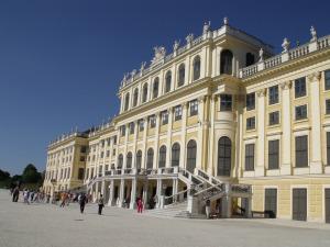 front of the Schönbrunn Palace, Vienna