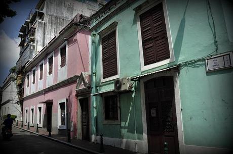 Macau Walkabout: Temple,Barracks,Square