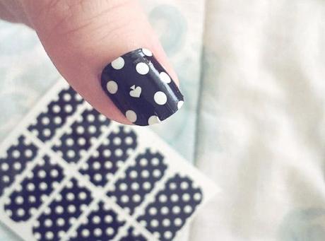 Kate Spade Polka Dot Nail Appliques – Dotted Perfection without the Drying Time