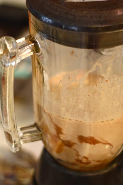 Jump Start Your Day! {Chocolate, Peanut Butter, Banana Smoothie}