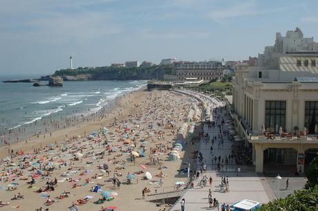 Learn French in Biarritz, la grande plage