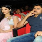 pawan_kalyan_shruthi_haasan_gabbar_singh_posters_walls pawan_kalyan_shruthi_haasan_gabbar_singh_posters_walls