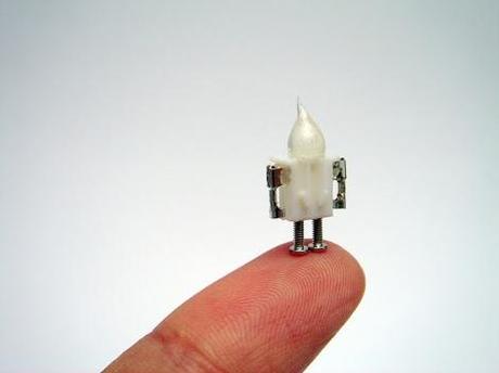 Anthony Oh recycles waste electronic parts Into tiny robots