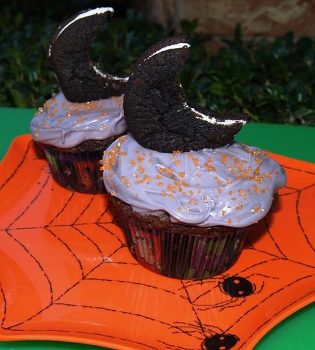 Super Easy Halloween Cupcakes