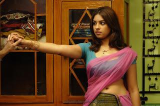 Richa Gangopadhyay HQ - Huge Spicy Collection Sexy Cleavage n Navel Show