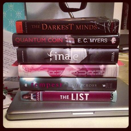 Stacking the Shelves - The one with DARKEST MINDS!!!