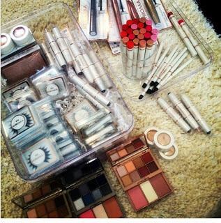 Mobile Blogging - Reporting KHROMA by Kardashians Mobile Blogging - Reporting KHROMA by Kardashians