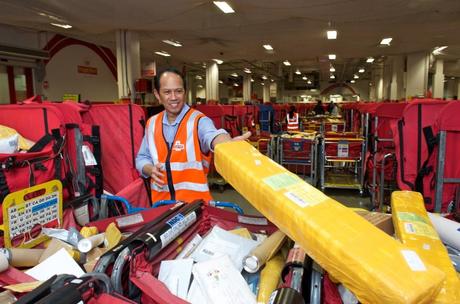 Royal Mails Michael Torres sorting parcels 1024x677 Royal Mail is opening eight dedicated parcel sort centres for the Christmas period