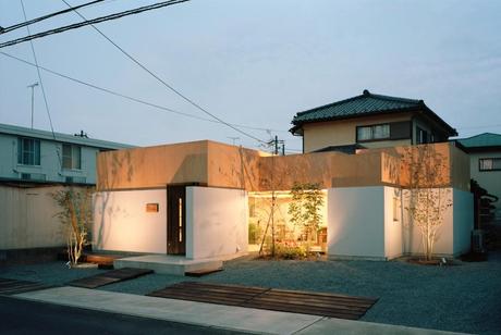 Matsubara House by Hiroyuki Ito + O.F.D. Table Hat by Hiroyuki Shinozaki Architects