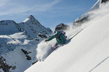 Skiing Skiing