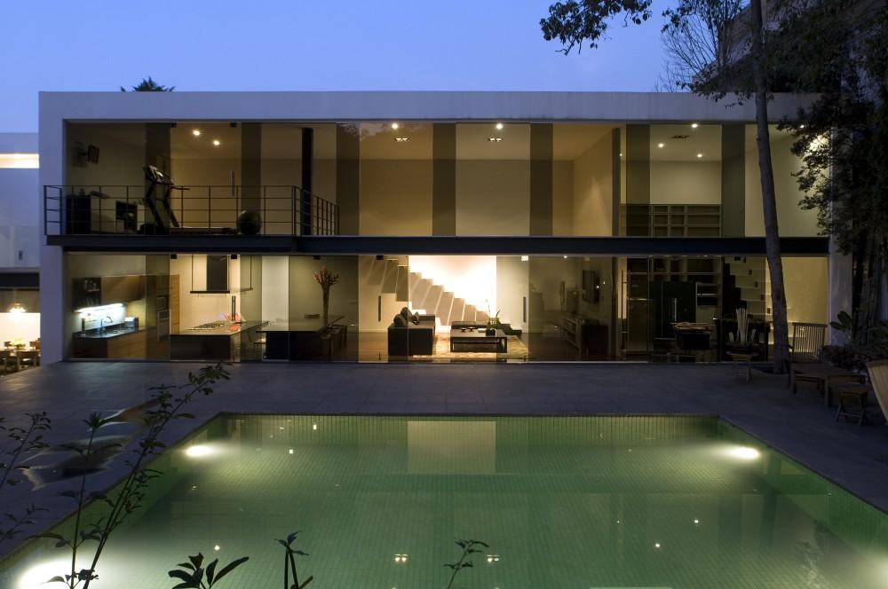 Casa del Atro by Fran Silvestre Arquitectos Casa Lomas de Chapultepec by Paola Calzada Arquitectos