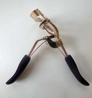 Tarte's Picture Perfect Eyelash Curler Bends the Rules!