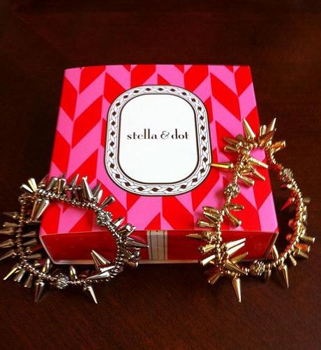 Stella & Dot Renegade Cluster Bracelet Giveaway! Stella & Dot Renegade Cluster Bracelet Giveaway!