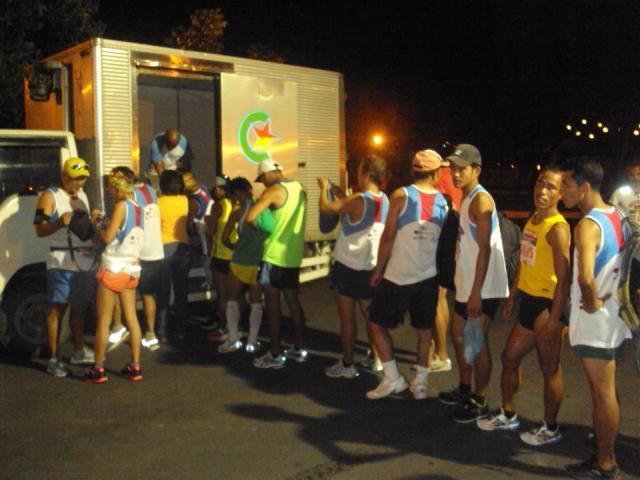 Improvised Baggage Counter - The container van Race Report: Pangasinan Great Run Half Marathon 2012