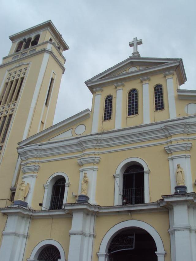 Pray time at Manaoag Church Race Report: Pangasinan Great Run Half Marathon 2012