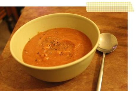 roast tomato onion garlic herb soup blend lunch meal cooking recipe Warming Soup Recipe: Roast Tomato Soup
