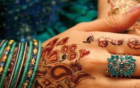 Henna hand red henna