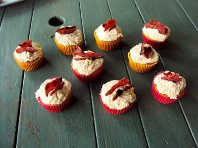Maple Bacon Cupcakes (Fall Tradition)