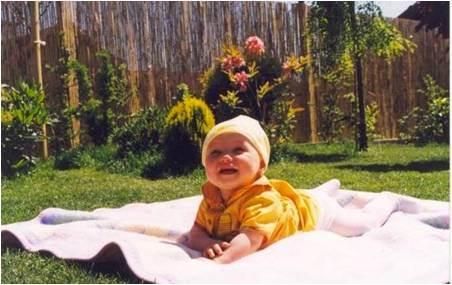 Picture1 Today’s Smile: How to Hug a Baby