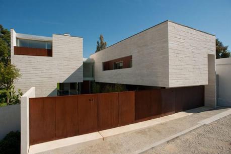 Casa em Aldoar by Topos Atelier de arquitectura
