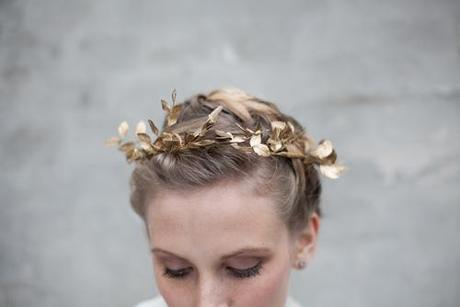 How to make: holiday leaf crown
