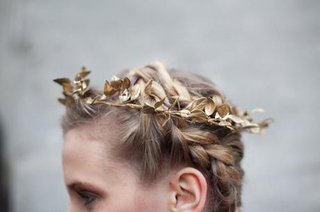 How to make: holiday leaf crown