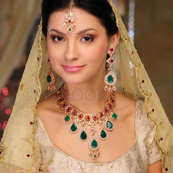 Bridal Jewelry Latest Gold Sets Designs 2013 by Sonoor Jewels an Eminent Lineament Cherished Jewellery