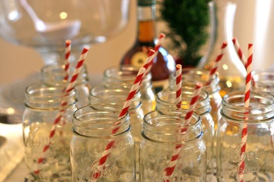 NookAndSea-Blog-Christmas-Party-Decor-Red-White-Striped-Paper-Straws-Etsy-Mason-Jars-Drinks-Refreshments