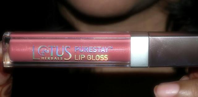 Lotus Herbals Purestay Lip Gloss in Peach Pink
