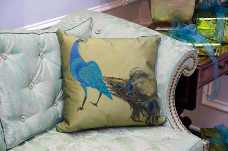 YES Spaces peacock pillow YES Spaces peacock pillow Create a Peacock Tree with Paper Feathers