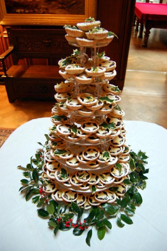 mince-pies-wedding-cake