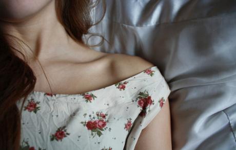 woman clavicle