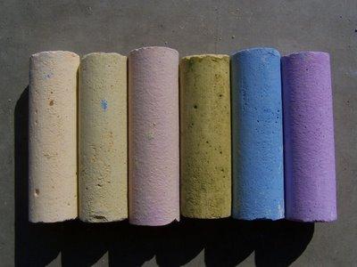 DIY Sidewalk chalk 7 DIY Gifts Your Kids Can Make (that people will be happy to receive!)
