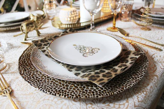 A Swoon Worthy Christmas Part III: The Christmas Tablescape A Swoon Worthy Christmas Part III: The Christmas Tablescape