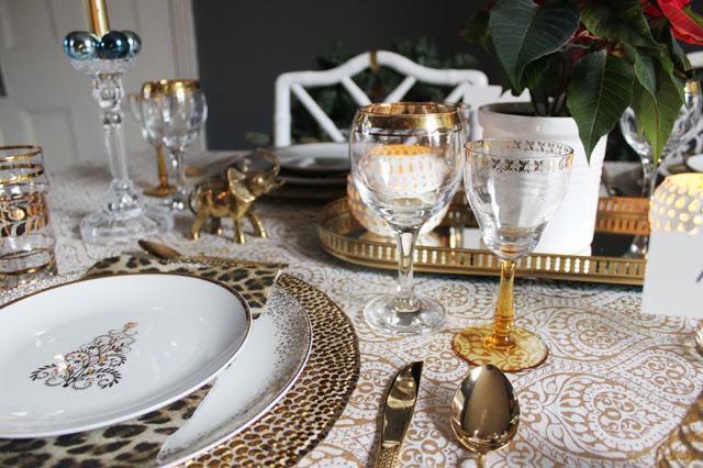 A Swoon Worthy Christmas Part III: The Christmas Tablescape A Swoon Worthy Christmas Part III: The Christmas Tablescape