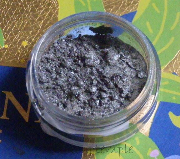 525PR Makeupcity Mineral Eye Dust Carbon 