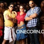 Shahrukh_khan_chennai_express_first_look_photos_1st_look_on_location_leaked_pics_images_stills Shahrukh_khan_chennai_express_first_look_photos_1st_look_on_location_leaked_pics_images_stills
