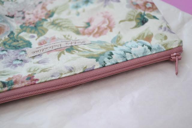 POPPY VALENTINE VINTAGE FABRIC POPPY VALENTINE VINTAGE FABRIC