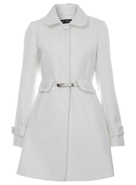 Fashion Friday: 5 Winter White Pieces for Your Wardrobe White Winter Coat