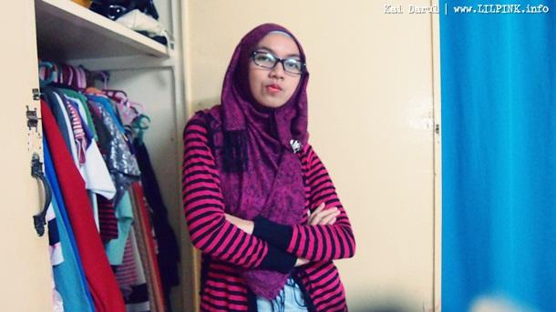 Video: Simple Hooded Hijab Tutorial in 3 minutes Video: Simple Hooded Hijab Tutorial in 3 minutes