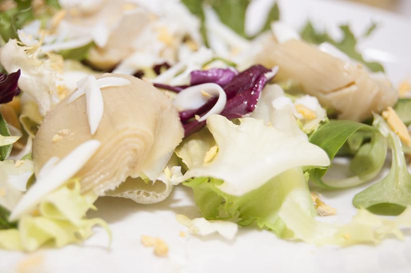 salad with artichoke